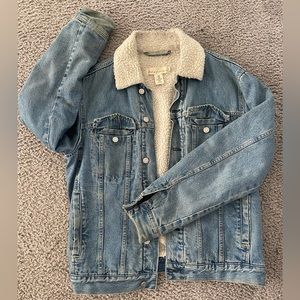 Mens denim jacket with faux fur size Medium